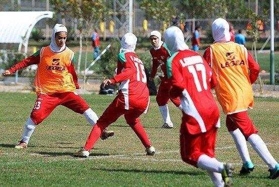 دعوت بانوی فوتبالیست کردستانی به اردوی تیم ملی فوتبال