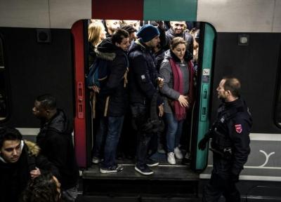 ادامه اعتصابات فرانسه ، اختلال در مترو و مدارس ، معترضان: ادامه می دهیم