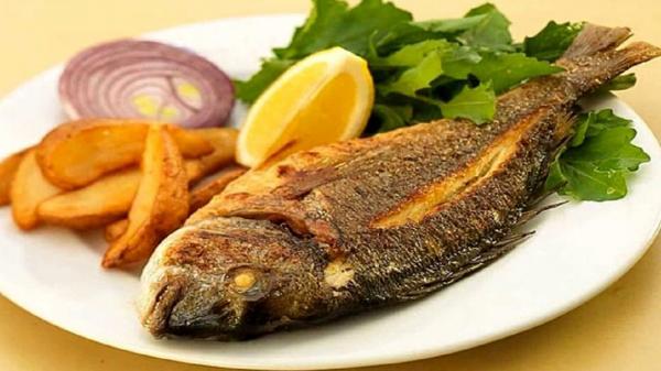 ماهی قزل آلا با سس سبزیجات