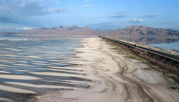 نماینده مجلس: بپذیریم حیات دریاچه ارومیه رو به سرانجام است