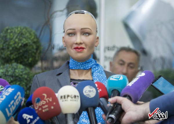 آذربایجان برای روبات سوفیا ویزای گردشگری صادر کرد ، گپ و گفت خودمانی الهام علی اف با نماینده هوش مصنوعی