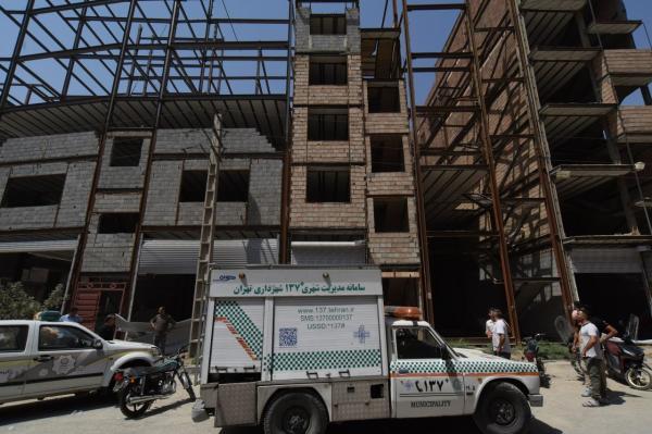 پیکر یکی از کارکنان 137 از زیر آوار ساختمان شهرک احمدیه خارج شد